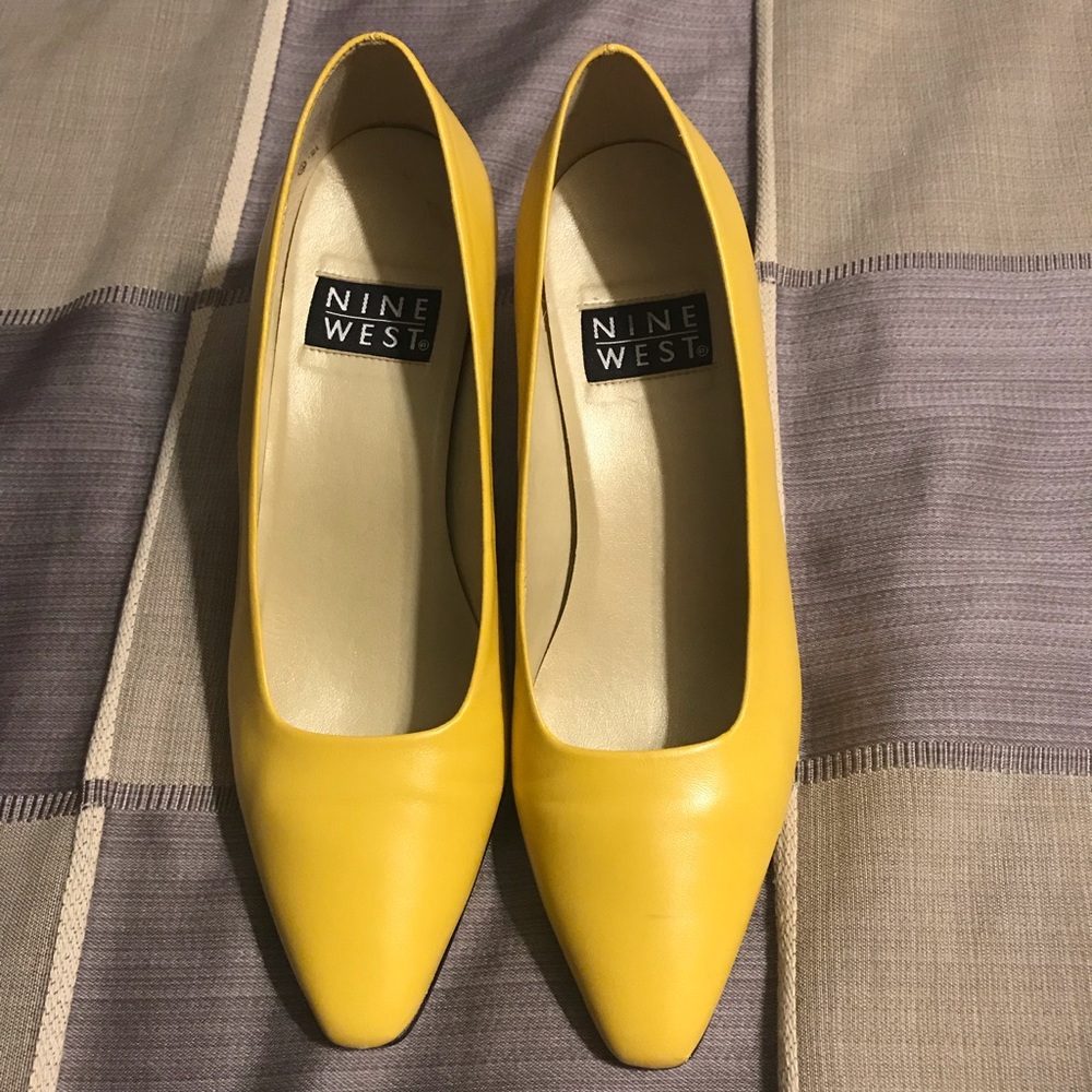 Nine West Yellow Dress Shoes Size 6M
